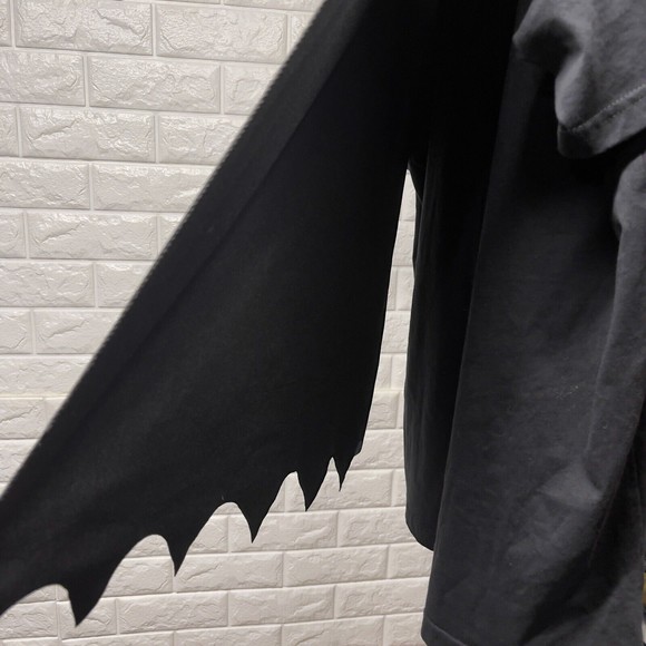 Batman The Dark Knight Trilogy T Shirt with Removal Cape Black Men Sz Large NWOT - Picture 5 of 9